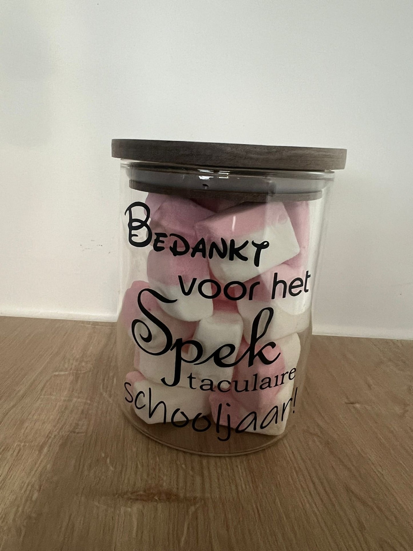 Voorraadpot gevuld met spek